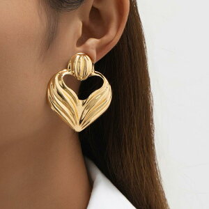 ピアス レディース 欧米風 エレガント 大ぶり 個性的 デザイン ハート 透かし メタル 大人っぽい オフィス カジュアル 通勤 ファッション ゴールド アクセサリー