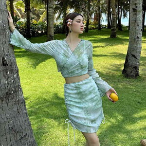 水着 レディース 体型カバー 大きいサイズ プラスサイズ カップ付き ノンワイヤー セパレート ビキニ 4点セット 長袖 カバーアップ 大人セクシー プール 海 リゾート 温泉 無地