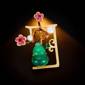 ブローチ レディース 軽量感 上品 高級感 マイクロパヴェ ジルコニア 翡翠風 ひょうたん 梅の花デザイン 電気メッキ加工 ゴールドカラー 通勤用 アウター チャイナドレス 和装小物 ギフト