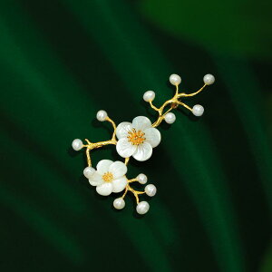 ブローチ レディース 春夏 上品 エレガント 中国風 蝋梅 フラワーモチーフ パール シェル 真鍮製 アクセサリー 結婚式 パーティー ドレスアップ フォーマル ストール 襟元 ギフト