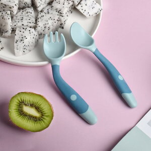 ベビー食器 赤ちゃん 子供用 自由に曲がる 離乳食 食事トレーニング スプーン フォーク 2点セット PP TPE素材 6ヶ月から シンプル おしゃれ カラフル(x3)