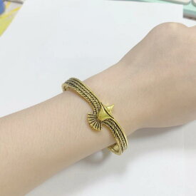 ペアバングル メンズ レディース 合金製 ヴィンテージ加工 フェザーモチーフ オープンタイプ 個性的 洗練されたデザイン 高品質 高級感 トレンド ファッションアクセサリー