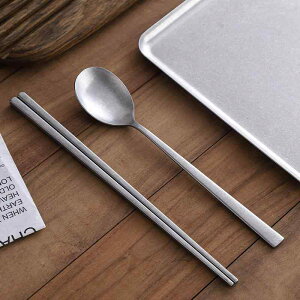 カトラリー 304ステンレス製 滑り止め スクエア型 レトロ ヴィンテージ アンティーク加工 韓国風 箸 スプーン セット 業務用 食洗機対応 大人用 高品質