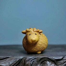 木彫り ヒツジ 置物 かわいい 柏木製 十二支 干支 羊 縁起物 開運グッズ 手のひらサイズ オブジェ ギフト プレゼント 新築祝い 誕生日 デスク 玄関 リビング 飾り インテリア 雑貨 おしゃれ コンパクト ミニ