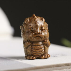キーホルダー ストラップ DIY 手作り 彫刻 干支 龍 ドラゴン キャラクター かわいい 緑檀 紫檀 檀香木 檀木 木製 おしゃれ 飾り 縁起物 開運 小物 雑貨 ユニーク