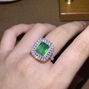 ジュエリーセット レディース 高級感 模造エメラルド フルジルコニア サイズ調整可能 銅製 欧米スタイル 幾何学デザイン 指輪 ペンダントネックレス プレゼント