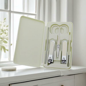 ネイルケア メンズ レディース 携帯用 爪切り 爪やすり 耳かき 眉毛ハサミ ステンレス製 多機能 旅行 出張 セルフネイル 5点 6点 8点セット 多彩なカラー 収納ケース付き