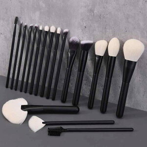 メイクブラシセット 18本 天然羊毛 ファンデーションブラシ アイシャドウブラシ チークブラシ パウダーブラシ 化粧筆 プロ仕様 メイクアップツール 木製ハンドル