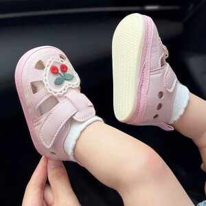 サンダル 女の子 ベビー ファーストシューズ 春夏 快適通気 滑り止め マジックテープ プリンセスデザイン ハートチェリー柄 0歳 1歳 幼児靴 人工皮革 ピンク オフホワイト ブラウン