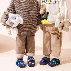 スリッパ キッズ ベビー 子供用 男女兼用 秋冬 滑り止め 厚底 裏ボア 暖かい 軽量 ソフト底 室内 ルームシューズ かわいい マジックテープ キャンバス かかと付き 屋外対応