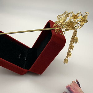 かんざし 純銀製 金メッキ 手作り 象嵌細工 歩揺 揺れるタッセル 花蝶モチーフ 民族風 エスニック 古風 漢服スタイル 花嫁 ウェディング 結婚式 髪飾り ヘッドアクセサリー