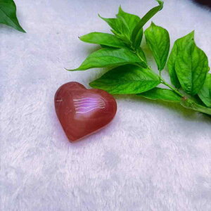 天然石 赤瑪瑙 レッドアゲート 天然 ハート型 彫刻 不定形 自然形 原石 パワーストーン 握り石 置物 インテリア ヒーリング お守り ラッキーアイテム プレゼント ギフト 観賞石