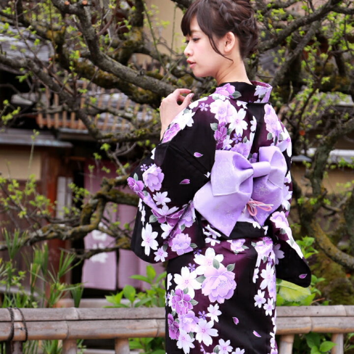 お仕立て浴衣♡とても可愛い桜の花輪紺地♡♡ 蒸し暑い