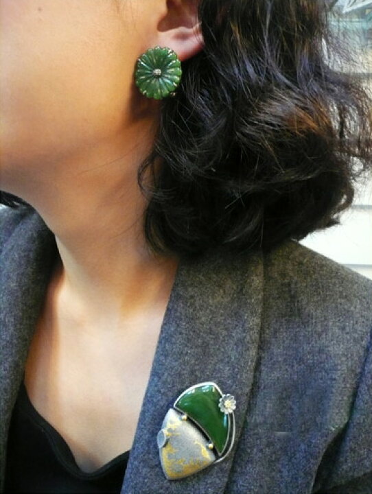 楽天市場】菊花型の緑翡翠シルバーピアス ear503 ＊ 5月 誕生石 