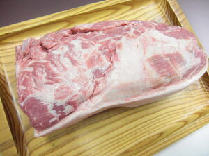 【不定貫】国産豚肩ロースブロック1本　（約2.5kg）　1kgあたり1680円