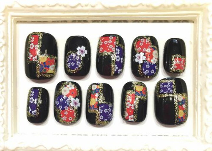 楽天市場 和柄 和風ブロッキングネイルクールなブラックカラーに和柄 ゴールドラメのパッチワークデザイン 成人式 前撮り 着物 和装に 和柄ネイルチップ短いつけ爪 使いやすいベリーショート Nailハウント