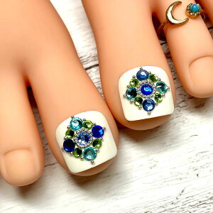 ビジューフットネイル☆カラーストーン アイスカラー ブルー系 ホワイト キラキラ ジュエリー 輝き 繰り返し使える 貼るだけ 簡単便利 ネイリスト作成 ハンドメイド サマー 夏 サンダル ネ