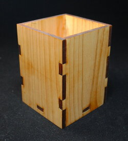 ヒノキの手作りペン立て　名入れサービス