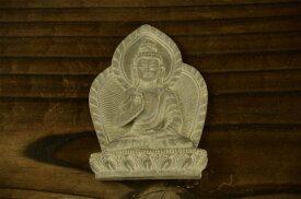 石仏　釈迦如来（浮き彫り）