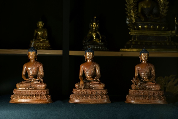阿弥陀 釈迦 【代引き不可】 88％以上節約 薬師 銅造彫金仕上げ 三尊組