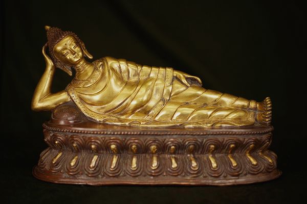 期間限定特別価格 再値下げ‼ 木彫 『釈迦涅槃像』寝釈迦 横60㎝ 台 