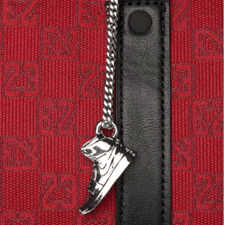 ジョーダン　モノグラム柄　ダッフルバッグ（40L）　新品/未使用 ジョーダン モノグラム ダッフルバッグ (40L) ダークスモークグレー