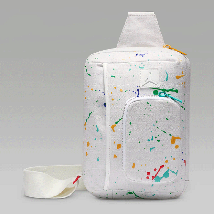 【タグ付き新品未使用未開封】ジョーダン　スリングバッグ NIKE公式】ジョーダン モノグラム スリングバッグ (3L