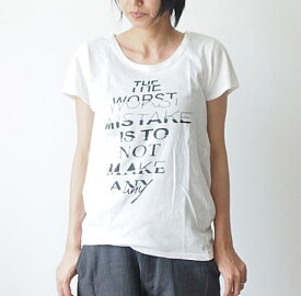 【メール便可】mao made（マオメイド）30/-raffi T-cloth コットンロゴプリントTシャツ