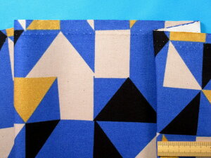 綿プリントオックス生地幾何学模様・ブルー×金(110cm幅 2m)