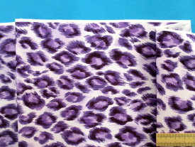 綿プリントオックス生地アニマルオフ白×紫（150cm幅　1．5m）