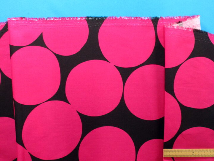 楽天市場 綿プリント生地水玉黒 濃ピンク １１０ｃｍ幅 ２ｍ 手芸ナカムラ