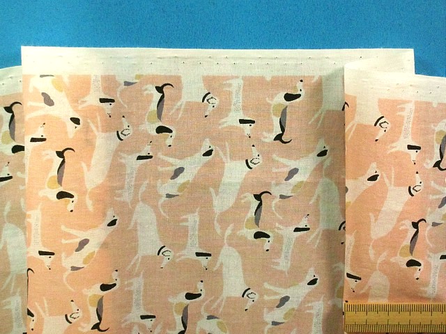 綿ローンプリント生地いぬ 薄オレンジピンク 流行 ２ｍ １０５ｃｍ幅 ハイクオリティ