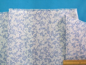 綿ローンプリント生地小花・オフ白×薄ブルー（105cm幅　2m）