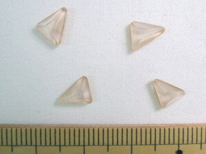 XtXL[izbgtBbNXj2739@Triangle@Beta@FB@5.8x5.3mmCrystal(001)@Ivory@CreamiL106Sj@HFT