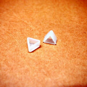 y2Zbgz VR[h Op^ gCAO Triangle @7×8×5mm W [h UVW LED@p[c@([֔z!!)