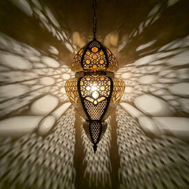 モロッコ職人手作り吊り下げ照明　くり抜く　ダイヤモンド型 古風 リビング、寝室、レストラン、カフェー、ホテル、民宿、バー　飾り 高級感ある　豪華