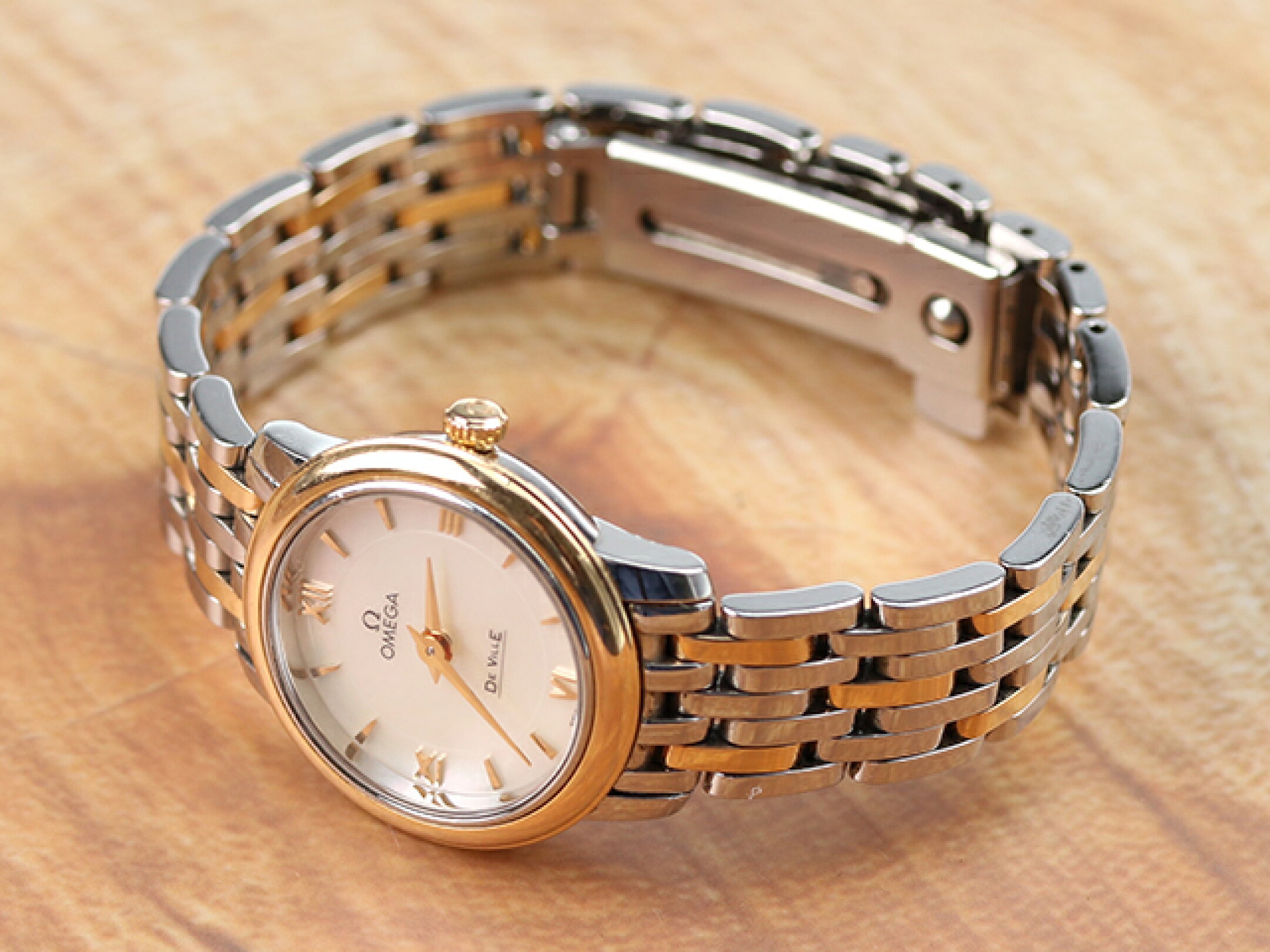 オメガ デ・ヴィルの修理後の外装