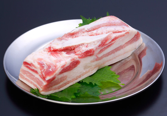 国産 豚バラブロック 500g 様々なお料理に 良質 角煮 塩豚 ナンチク 豚肉 酢豚 賜物 国際ブランド 鹿児島