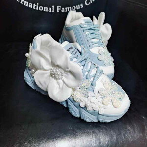 スニーカー 花 フラワー パール 個性的 可愛い 韓国系 厚底 シューズ 立体的 キラキラ ビーズ クリスタル インスタ映え 運動靴