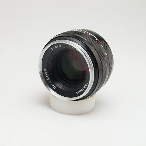 【中古】 (ツアイス) ZEISS Planar T＊ 50/1.4 ZE ｷﾔﾉﾝEF用【中古レンズ ＭＦレンズ】  ランク：B