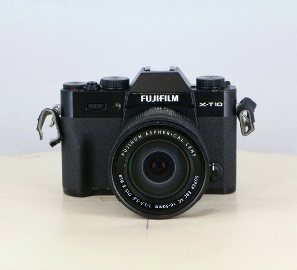 【中古】 (フジフイルム) FUJIFILM X-T10+16-50II【中古カメラ デジタル一眼】  ランク：C