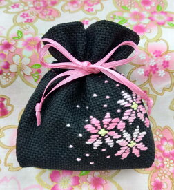 オリジナル こぎん刺しキット「りんごの花」ミニきんちゃくコングレス イラスト 飾り 糸 針 図案 こぎん刺し キット ハンドメイド キット 手作りキット 刺繍キット 巾着 セット 刺繍きっと 刺繍 キット おしゃれ 初心者 趣味 手作り 手芸 ナンデモヤ 青森