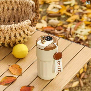 保温ボトル 男女兼用 高見え おしゃれ 高級感 ステンレス製 持ち手付き コーヒー対応 大容量 長時間保温 ロック機能付き ポータブル 水筒 ストレート型 ドライブ アウトドア オフィス スポ