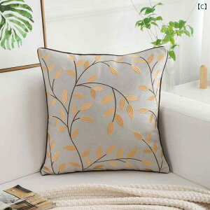 クッションカバー 北欧風 ソファ リビング テッククロス 素材 植物柄 花柄 刺繍 正方形 スクエア型 オレンジ色 橙系 上品な 高級感 模様替え 芯なし
