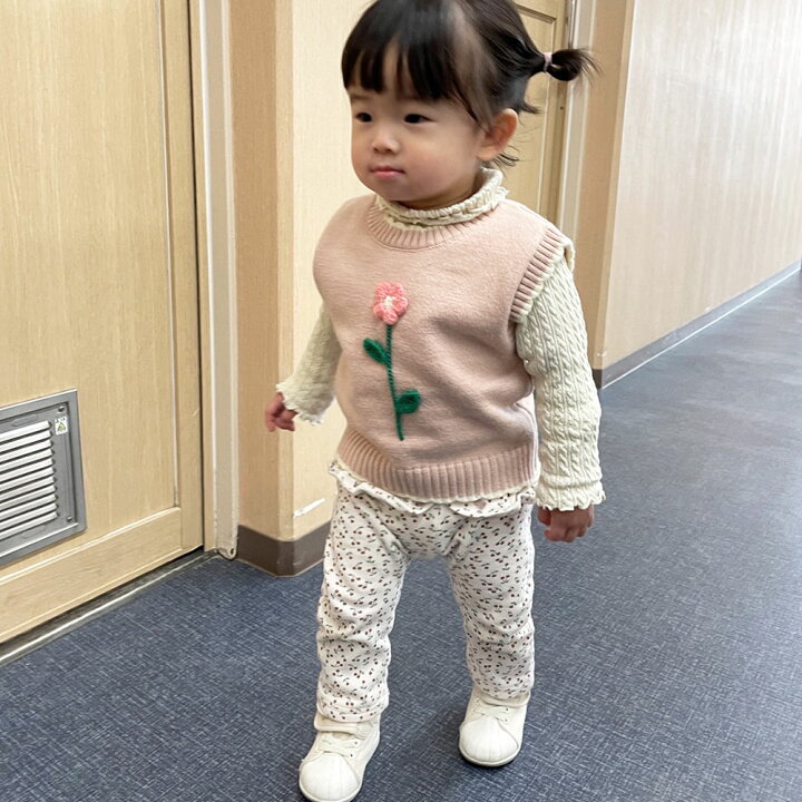 楽天市場 子供服 ベスト キッズベスト 女の子 ベビー服 ニットベスト フラワー刺繍 花柄 赤ちゃん 袖なし 可愛い かわいい 春 秋 冬 アウター トップス 韓国スタイル おしゃれ ガールズ 子ども服 キッズ 1歳 2歳 3歳 ホワイト ピンク 80 90 100 Natty Company
