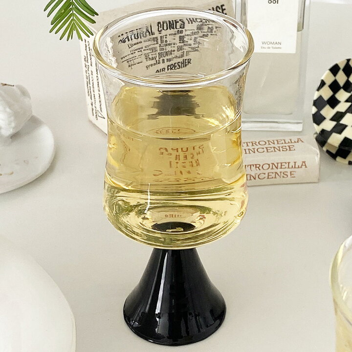 楽天市場 レトロ グラス 脚付き ゴブレット タンブラー ガラス コップ アート ブラック脚 おしゃれ かわいい 可愛い 韓国スタイル 北欧 耐熱 食器 インテリア お酒 ワイン ビール ジュース カクテル お茶 雑貨 ナッティーアンドカンパニー