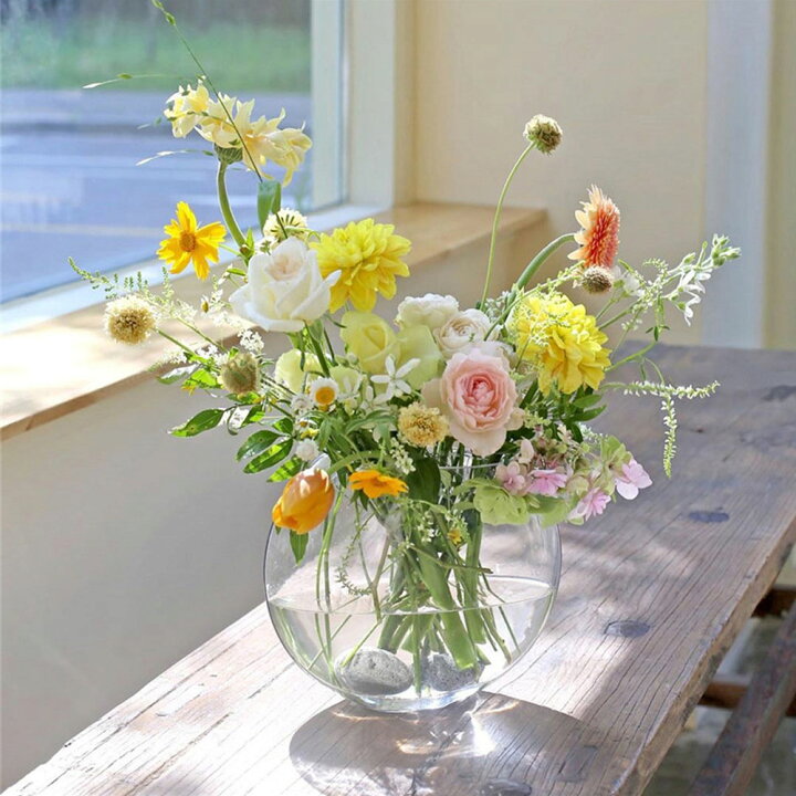 ☆ グリーン 花瓶 一輪挿し ガラス ひねり フラワーベース  生け花☆