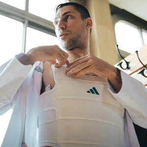 adidas NEW WKF���F ��� �{�f�B�v���e�N�^�[ �����S�y�{�f�B�K�[�h�@�����ā@�A�f�B�_�X�@�h��z