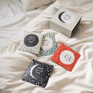 �yGift�zLove Yourself First four seasons�i�V���b�p�[�o�b�O1���t���j