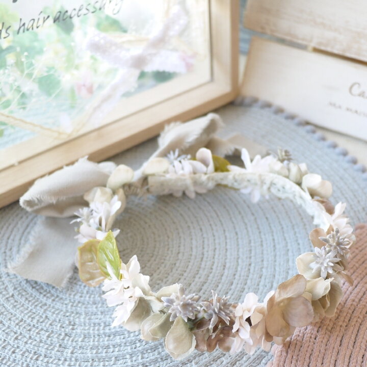 楽天市場 ベビー 花かんむり キッズ エクリュ小花とベージュグレーリボンの花冠 1 2 3 4 5 6 7 8歳 リボンで調節 くすみ ヘアアクセサリー 発表会 女の子 日本製 小学生 幼稚園 撮影 髪飾り 赤ちゃん 子供 高級 コットンリボン セレモニー フォトブース 80 90 100 110